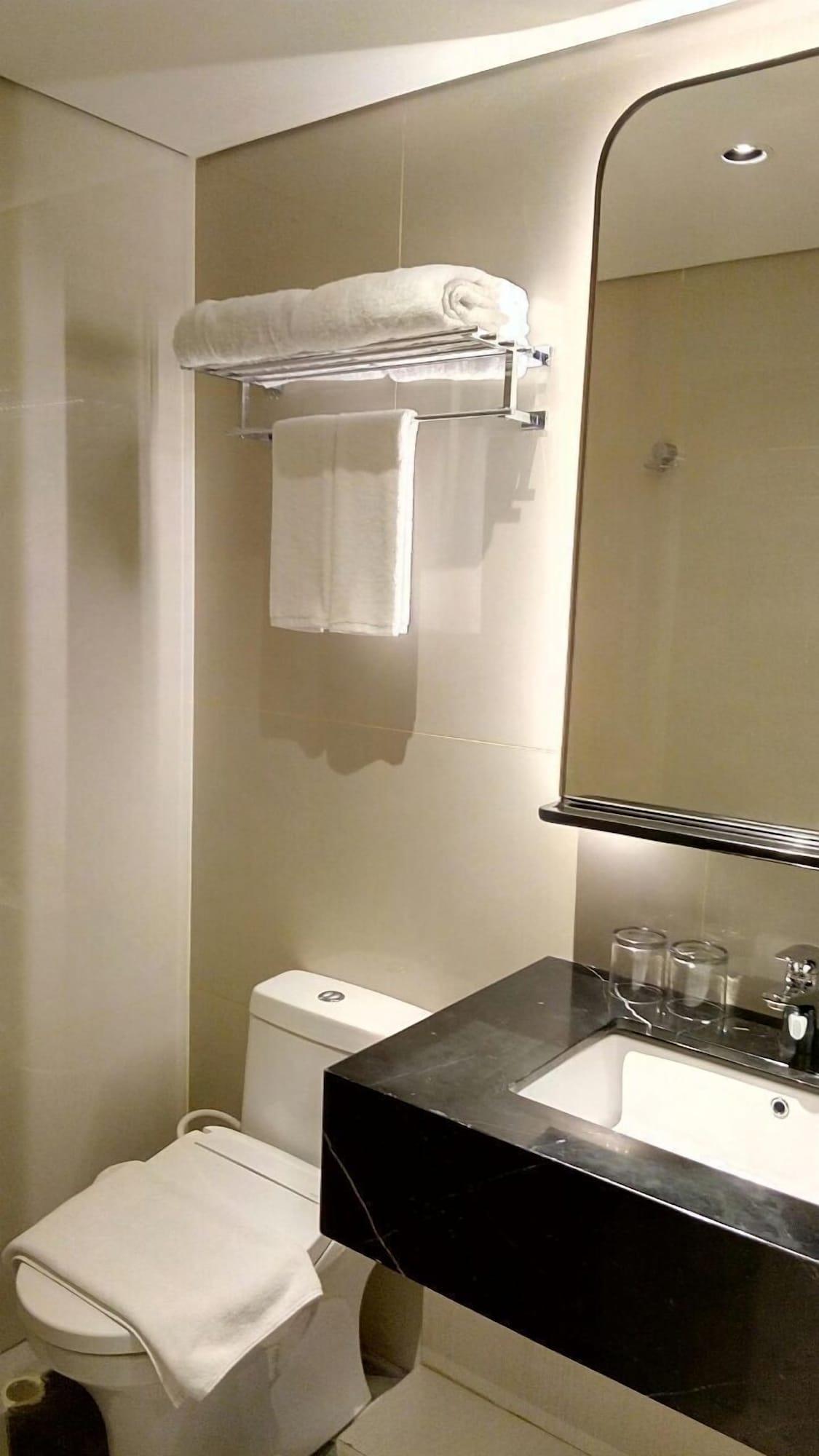 Louis Kienne Hotel Pemuda Семаранг Екстериор снимка