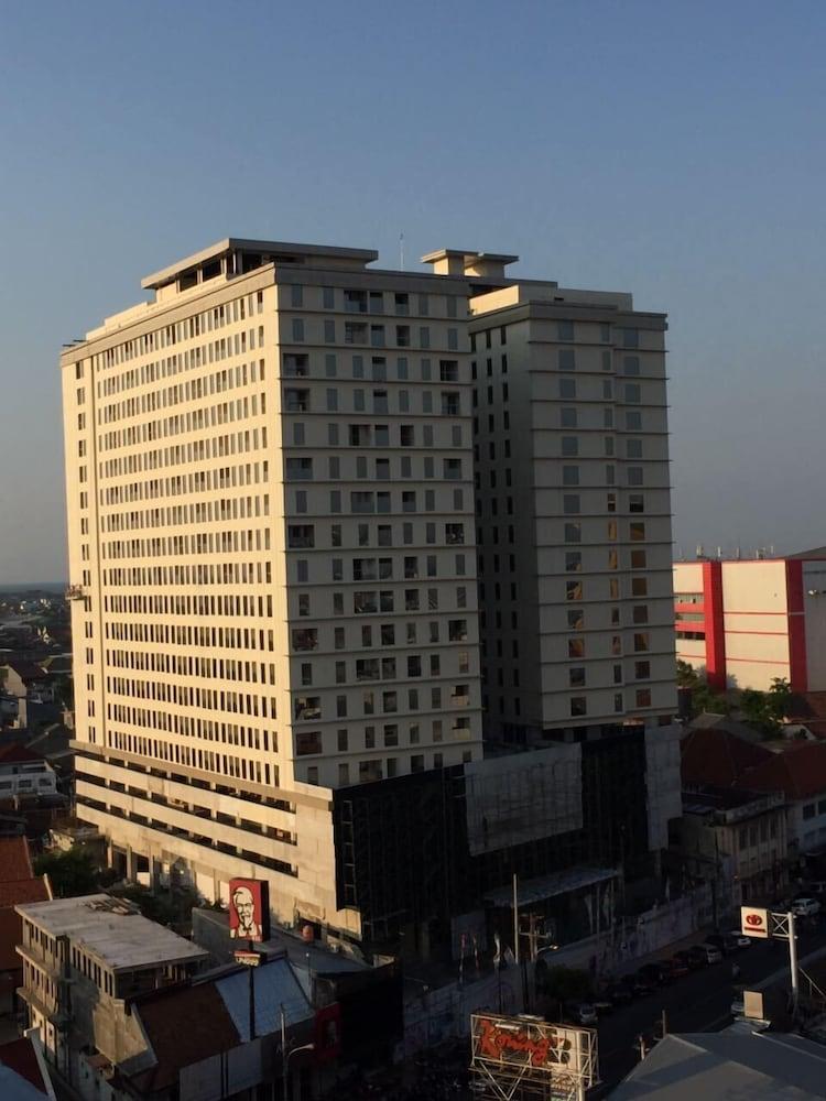 Louis Kienne Hotel Pemuda Семаранг Екстериор снимка
