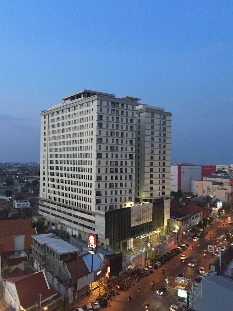 Louis Kienne Hotel Pemuda Семаранг Екстериор снимка