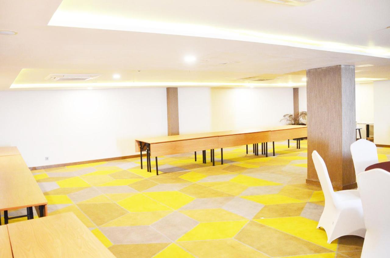 Louis Kienne Hotel Pemuda Семаранг Екстериор снимка
